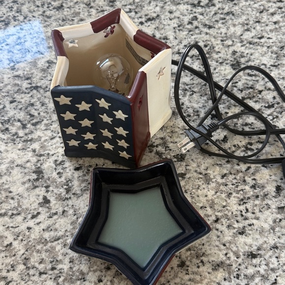 Scentsy Star Spangled Warmer - Navy, White, and Burgundy - Picture 2 of 3